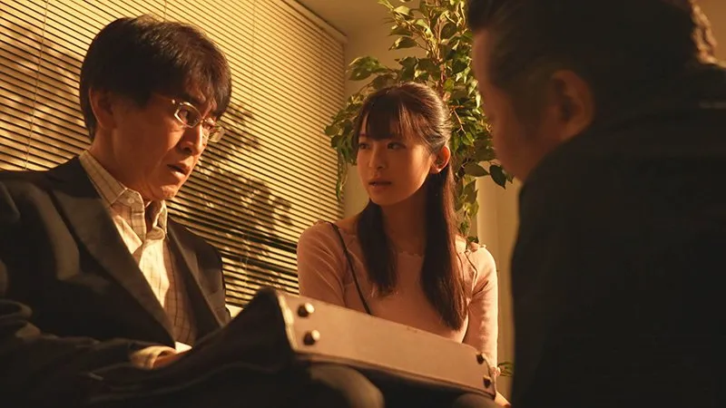 Anh xã vay nợ bọn cho vay nặng lãi, người vợ phải bán thân để trả nợ