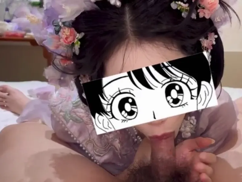 Gái xinh trong bộ đồ con chim nhỏ mút cặc cực đã